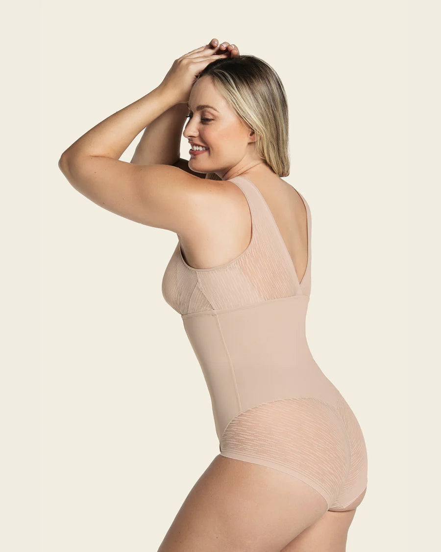 Faja tipo body con bralette incorporado con control de abdomen