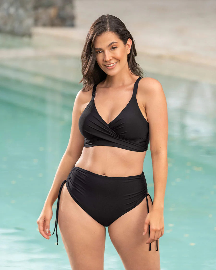 Top de bikini ecoamigable con escote cruzado