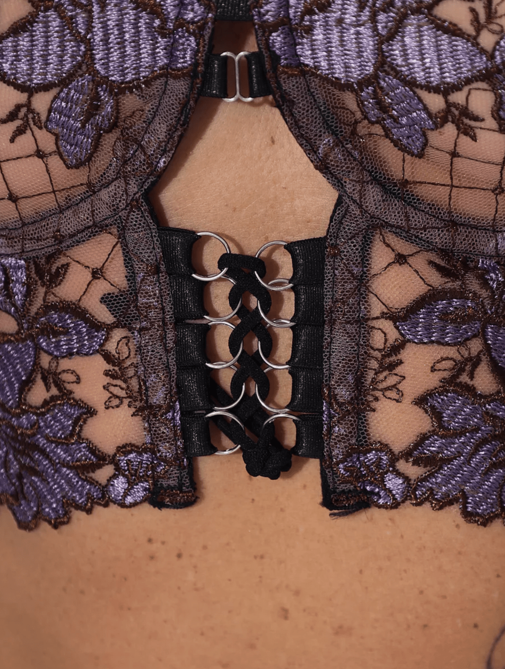 Conjunto completo de lencería estilo vintage barroco con encajes, cadenas, corset,ligas y ligueros