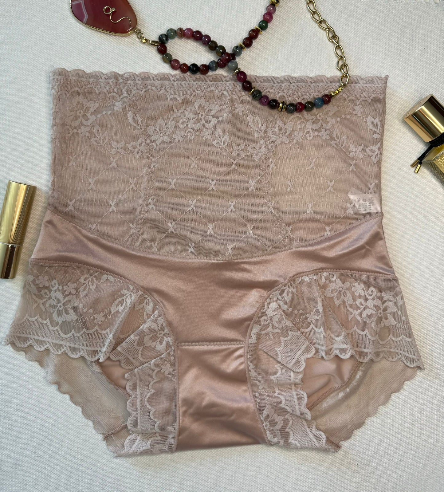 OFERTA Braga sensual talle alto con encaje y seda apariencia tanga.