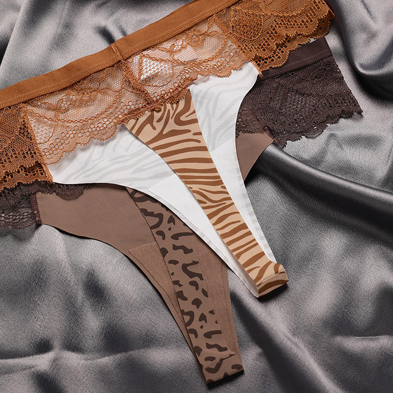 Tanga encaje cadera
