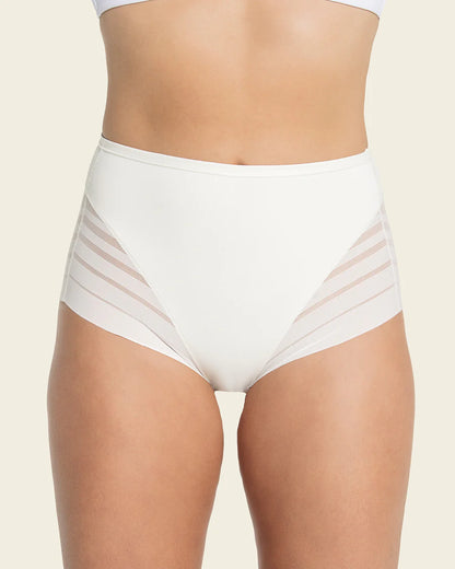 Braga faja clásica con control moderado de abdomen y bandas en tul Leonisa