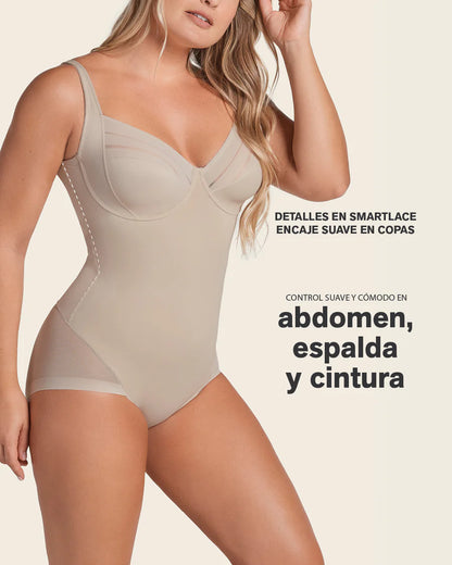 Body faja de control suave, copas con aro y braga hipsters / LEONISA