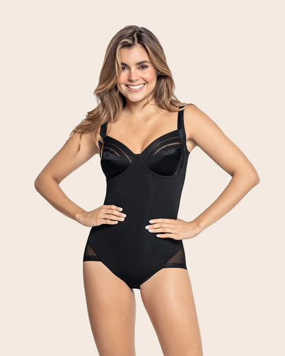 Body faja de control suave, copas con aro y braga hipsters / LEONISA
