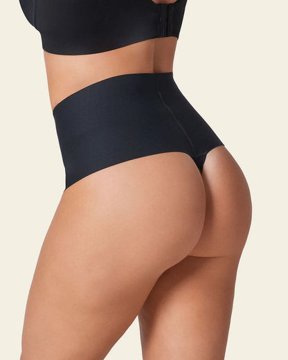 Tanga moldeadora con fajón ancho de control fuerte tiro alto / LEONISA
