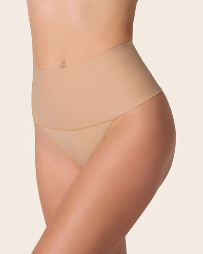 Tanga moldeadora con fajón ancho de control fuerte tiro alto / LEONISA