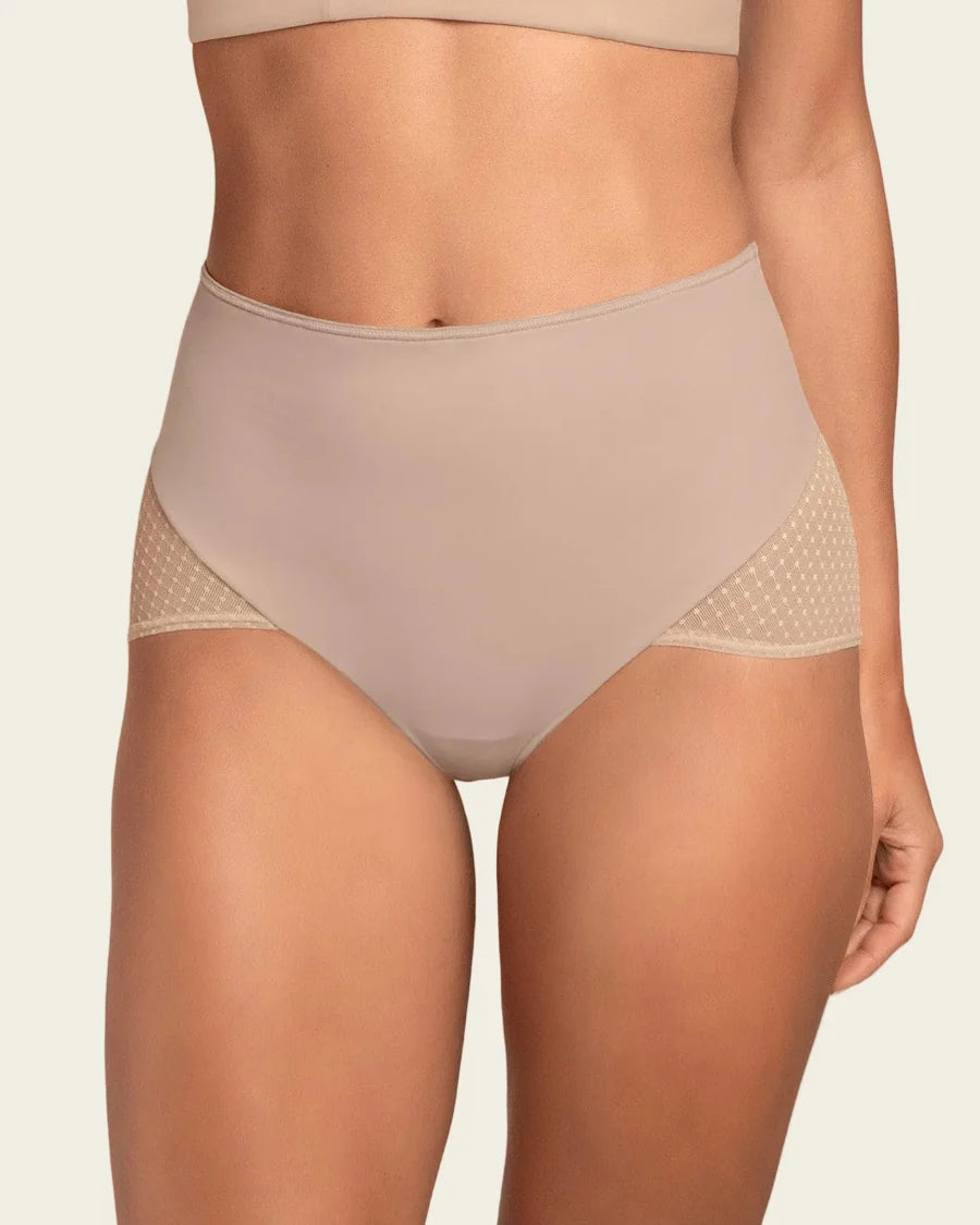 Braga clásica de control fuerte en abdomen, glúteos en tul / LEONISA