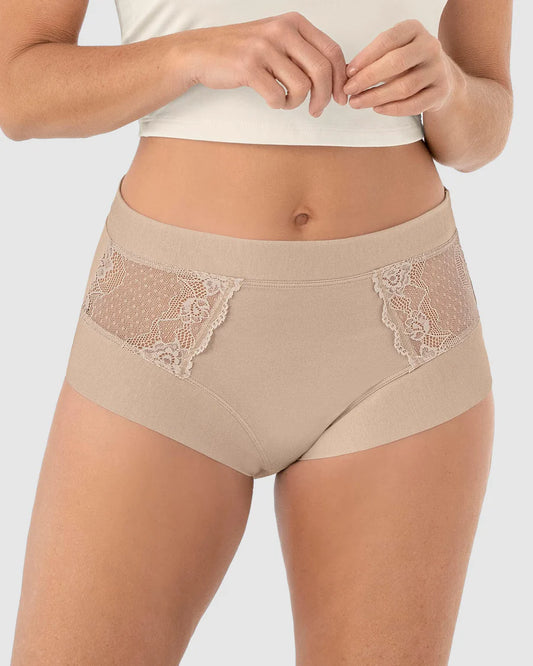 Braga clásica con detalles laterales en encaje Leonisa