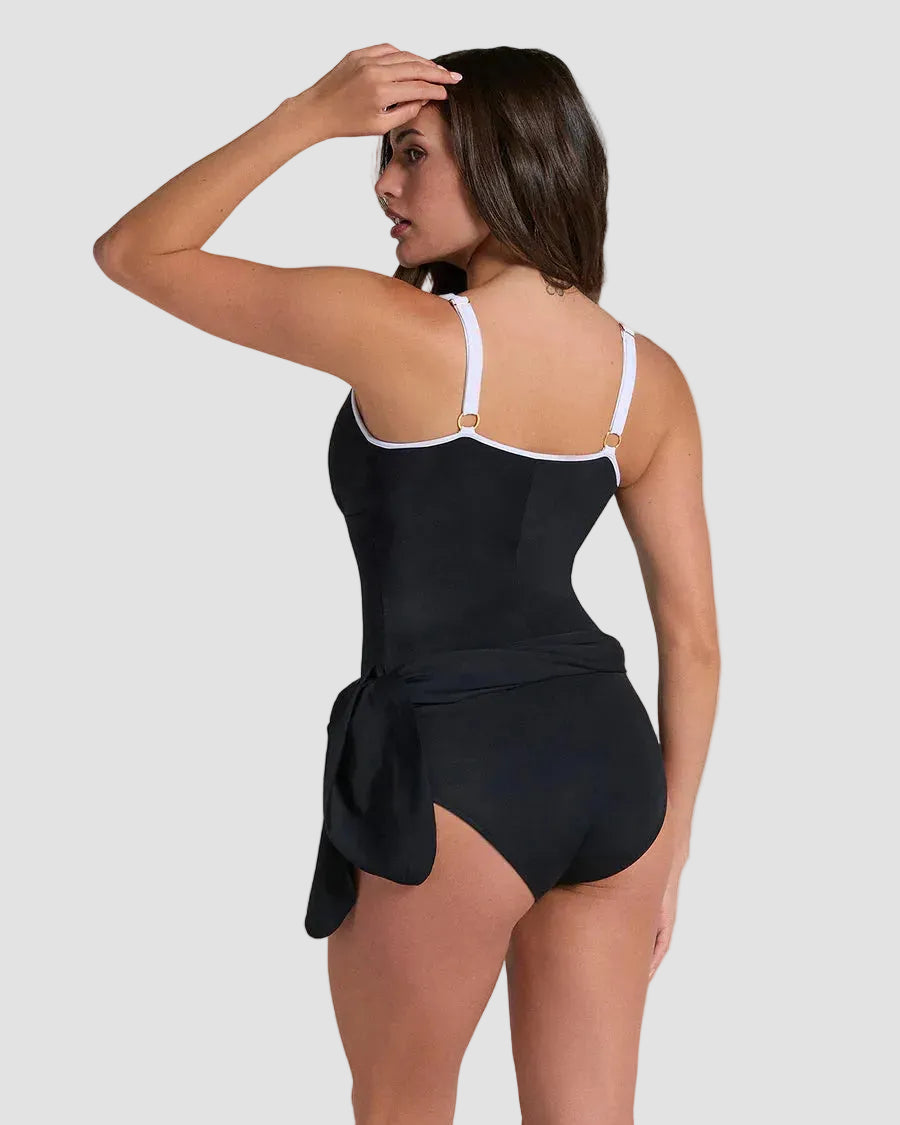 Bañador con falda multiusos y control suave en abdomen