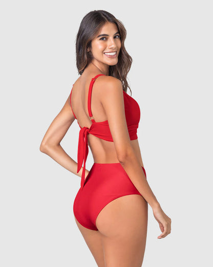 Bikini con braga tiro alto y top de buen cubrimiento