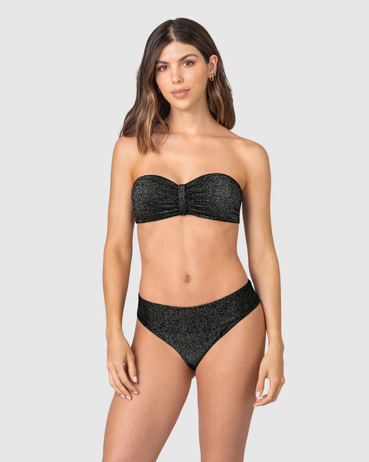 Bikini en tela brillante sin tirantes y braga de laterales anchos