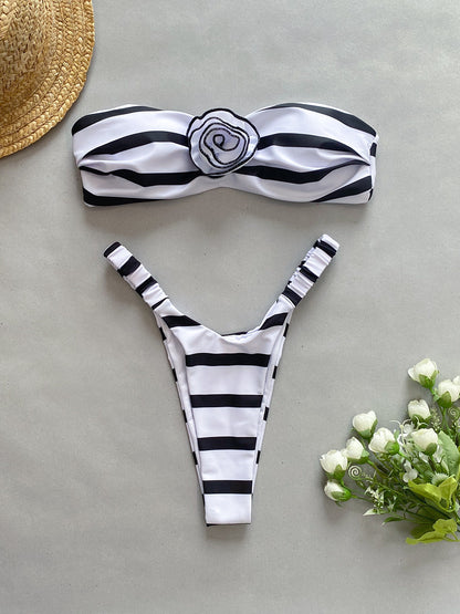 Bikini blanco de rayas negras