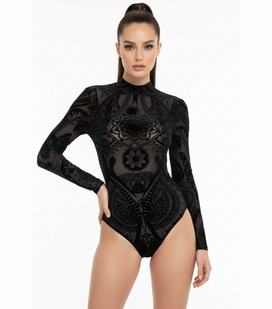 Bodys semitransparente en encajes manga larga estampados