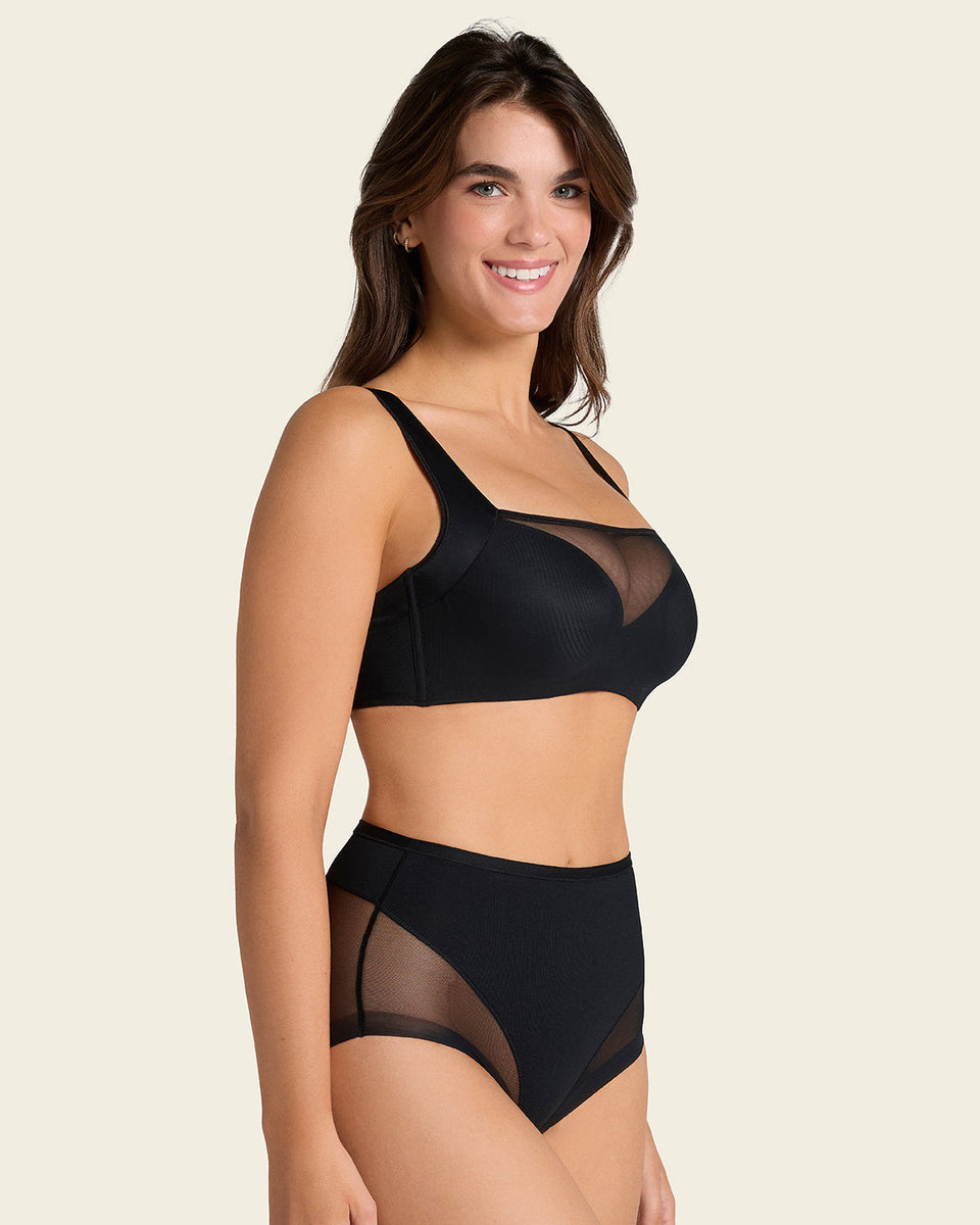 Sujetador brastop con buen cubrimiento de sisa y espalda