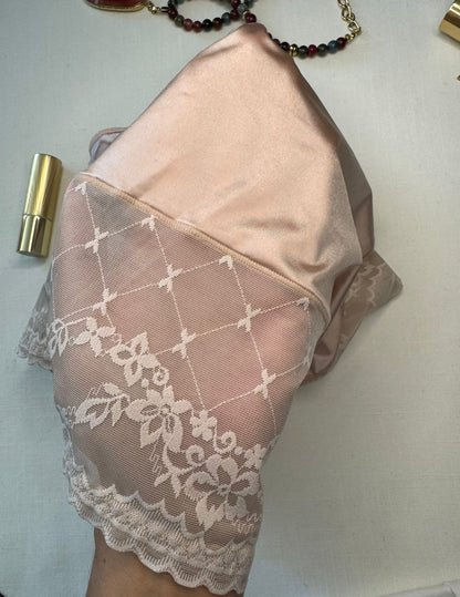 OFERTA Braga sensual talle alto con encaje y seda apariencia tanga.
