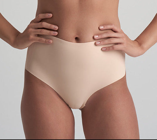 Tanga de cintura media y espalda baja