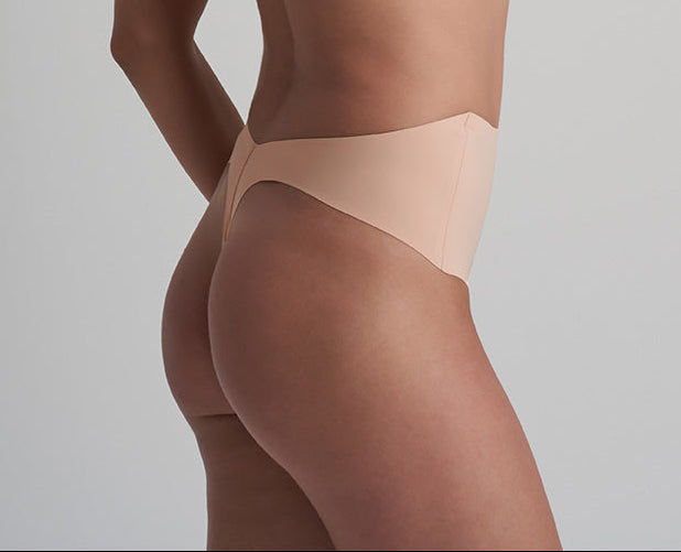 Tanga de cintura media y espalda baja
