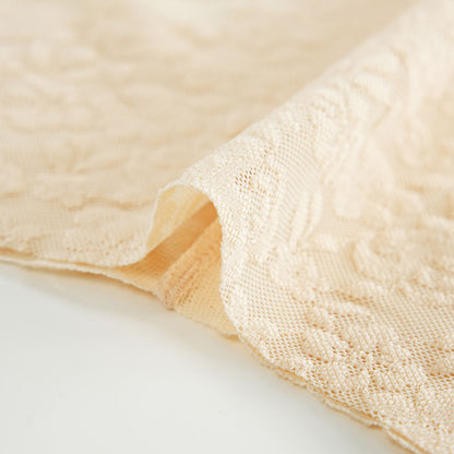 Tanga de encaje con acabado invisible